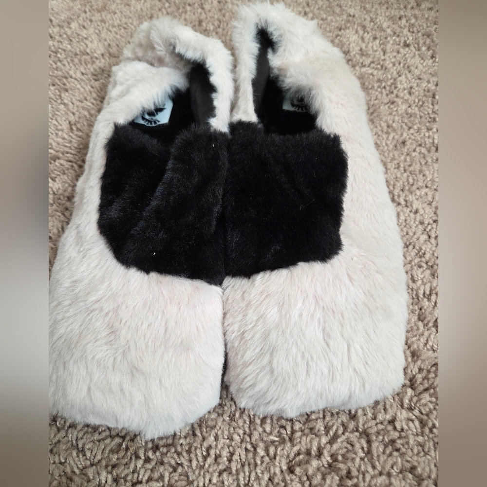 VHNY Black and Cream Faux Fur Slippers